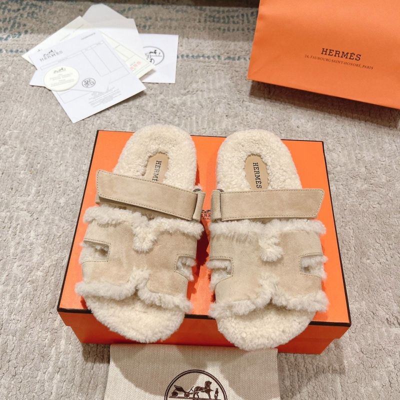 H**mes slippers